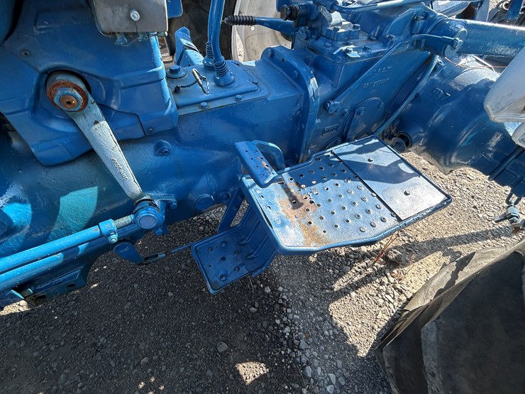 ford-4000-image-15