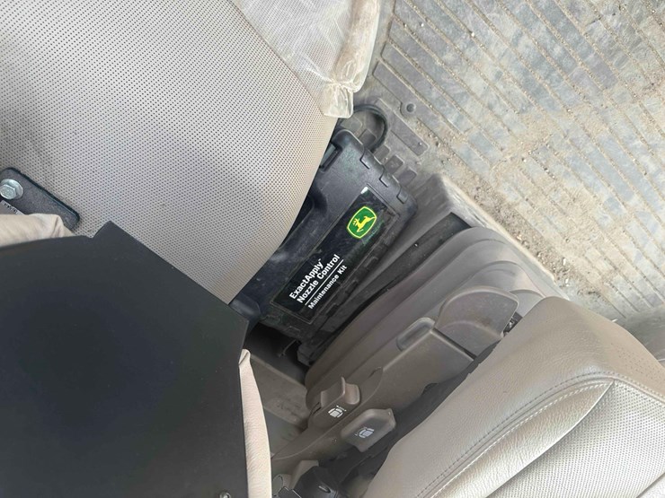 2018-john-deere-r4045-image-43