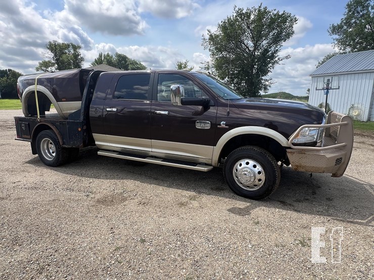 2015-ram-3500-laramie-longhorn-image-2