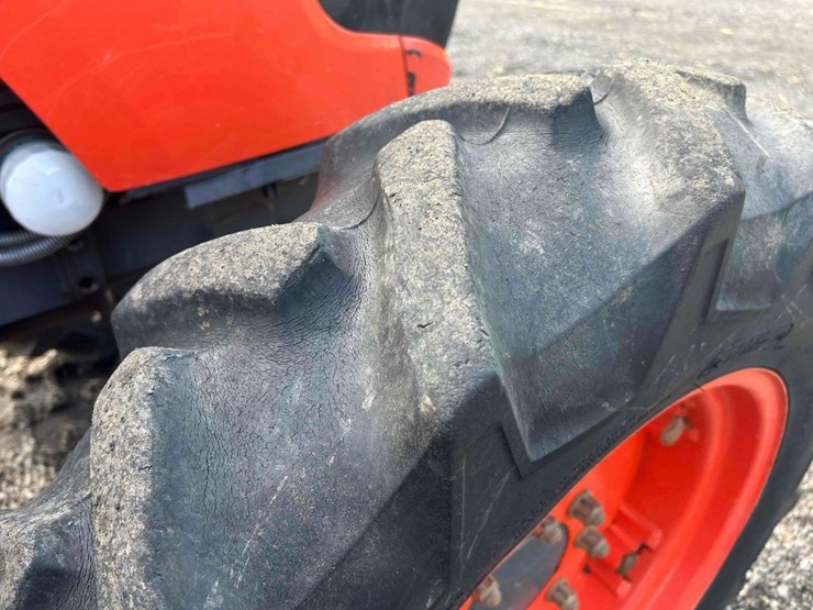 2015-kubota-m5660su-image-19