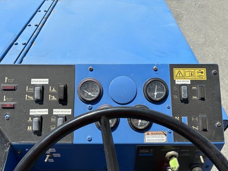 1997-clarke-alto-505-232-ride-on-floor-scrubber-image-14