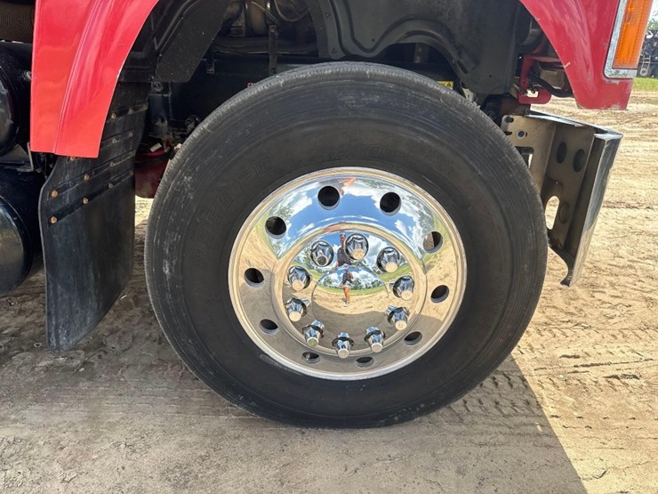 2012-mack-ch613-image-12