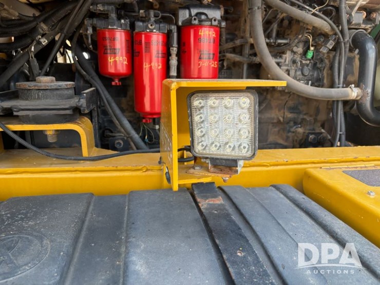 2006-john-deere-8-image-15
