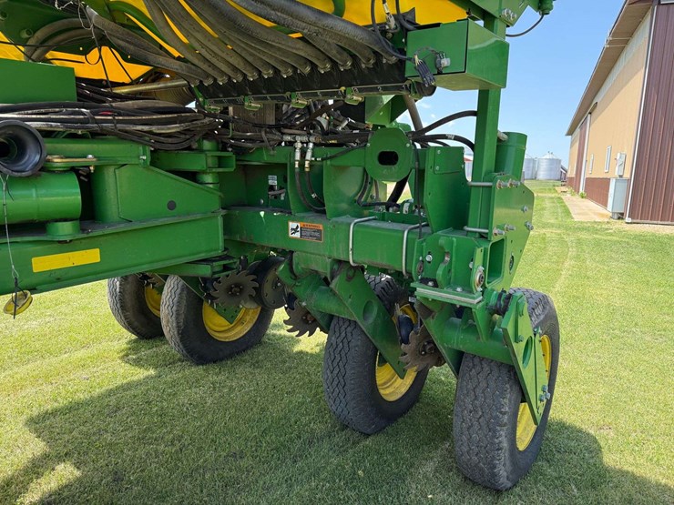 2014-john-deere-1770nt-image-29