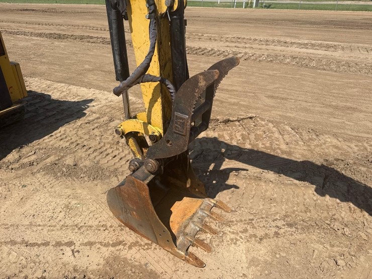 2011-caterpillar-303.5d-cr-image-12