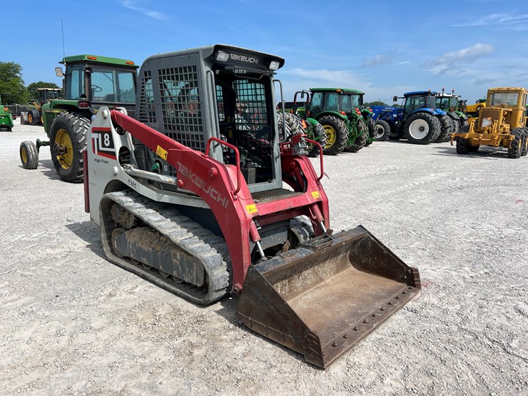 2019-takeuchi-tl8-image-17