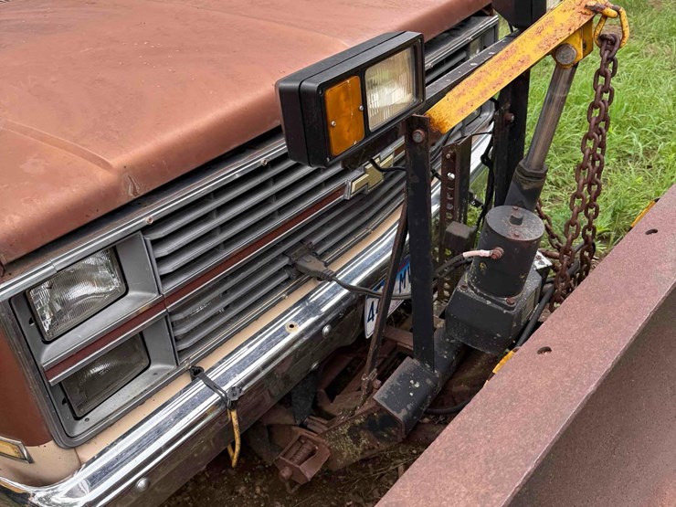 1983-chevy-silverado-10-snowplow-pickup-image-8