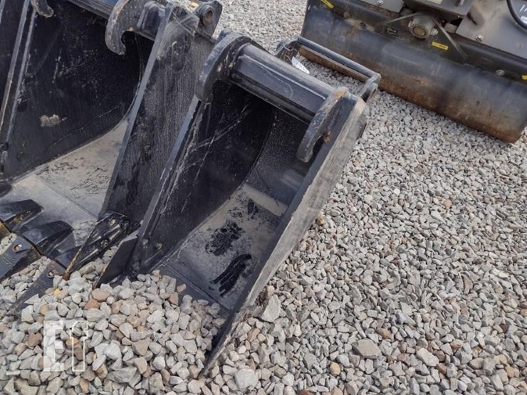 12-in-excavator-bucket-image-1