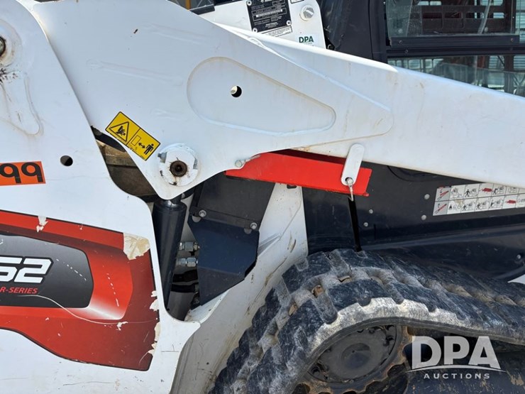 2021-bobcat-t62-image-30