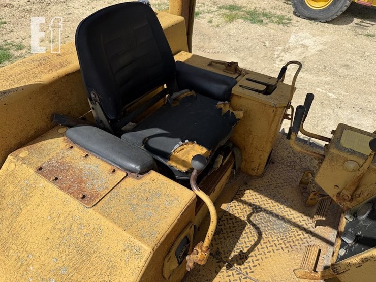 caterpillar-d6d-image-14