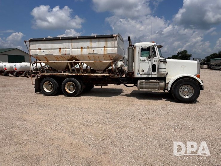 2000-peterbilt-357-image-3