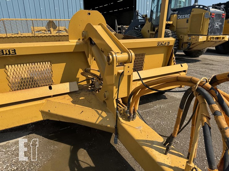 2000-deere-1812c-image-22