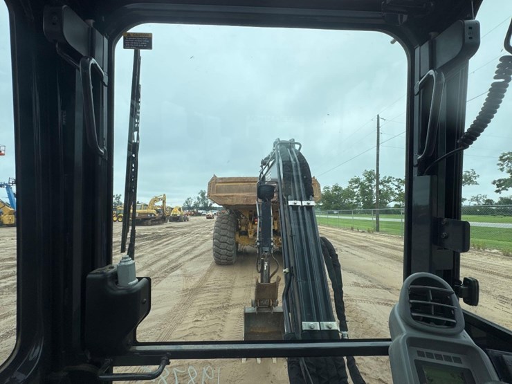 2020-deere-35g-image-27