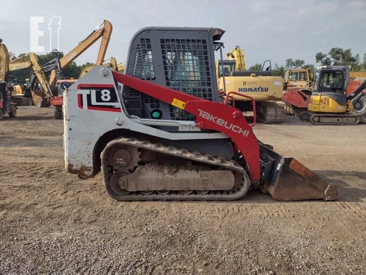 2020-takeuchi-tl8-image-3