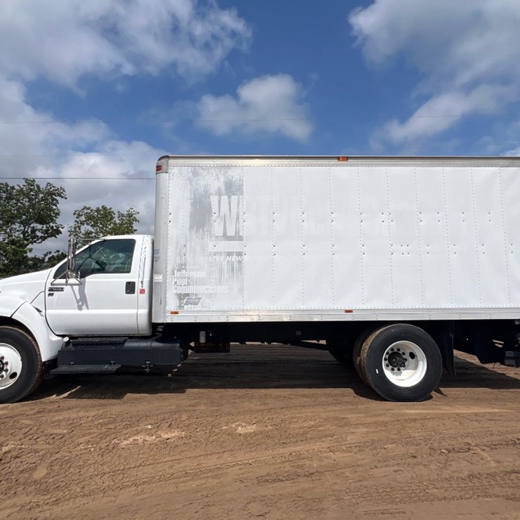2012 FORD F650