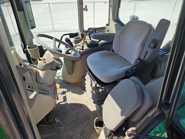2021-john-deere-6155m-image-18