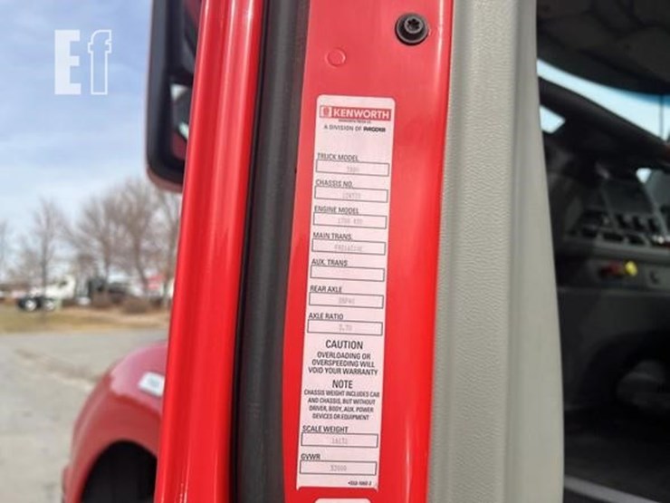 2016-kenworth-t880-image-47