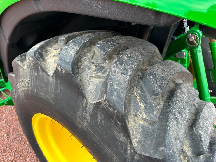 2022-john-deere-3033r-image-7