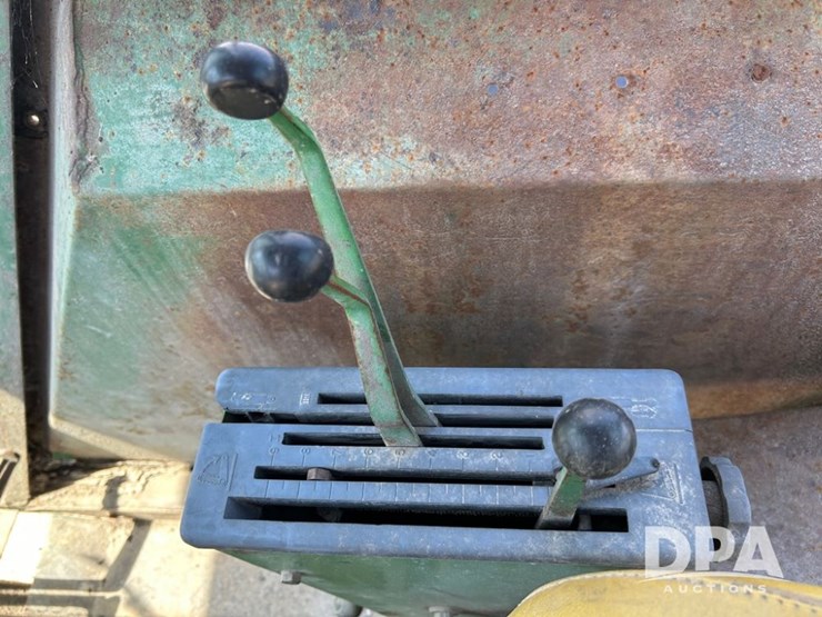 john-deere-3020-image-14