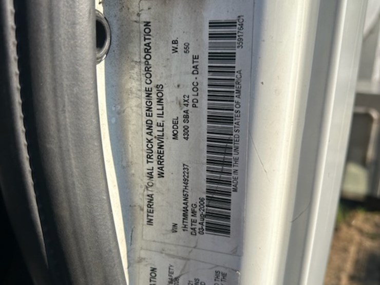 2007-international-durastar-4300-image-5