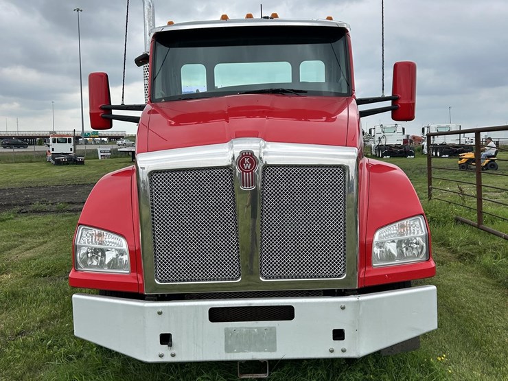 2016-kenworth-t880-image-7