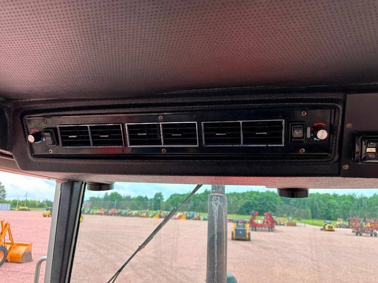 1980-massey-ferguson-2705-image-56