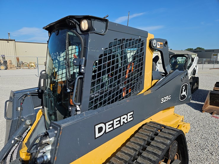 2022-deere-325g-image-13