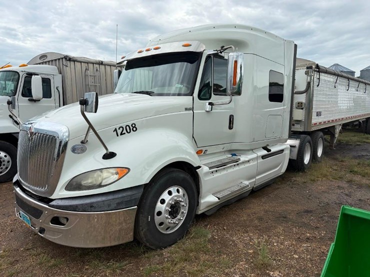 2015-international-prostar-image-1