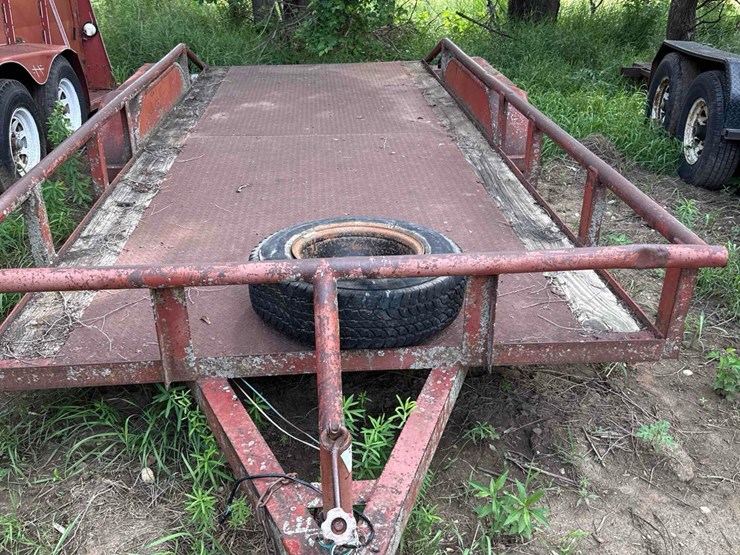 77-1/2”-x-16ft-flatbed-trailer-image-2