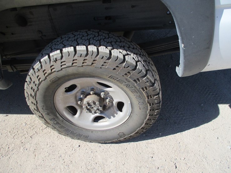 2005-chevrolet-2500hd-image-15