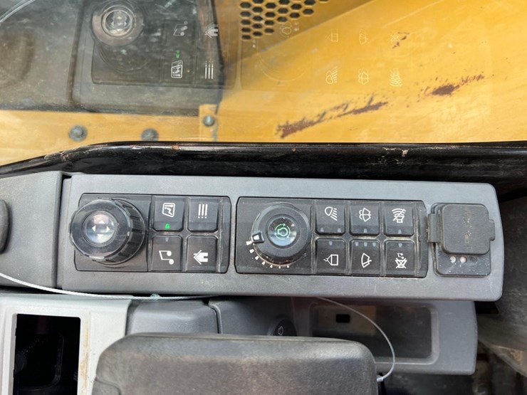 2022-caterpillar-306cr-image-35