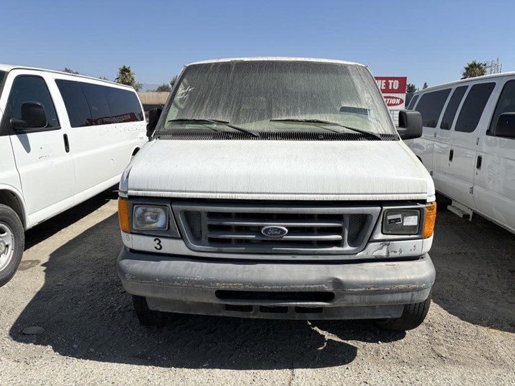2006-ford-e350-image-3