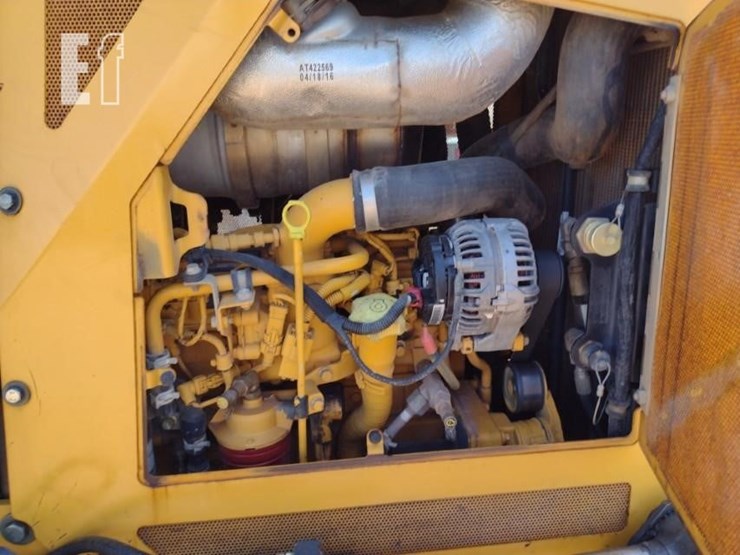 2016-deere-650k-image-41