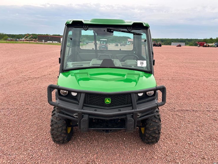 2022-john-deere-gator-image-2