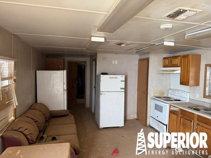 (r18-23a)-ameritech-14'w-x-56'l-crew-house,-w/-(2)-image-4