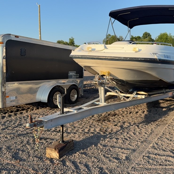 #3056 • 2001 BAYLINER 21' SKI BOAT