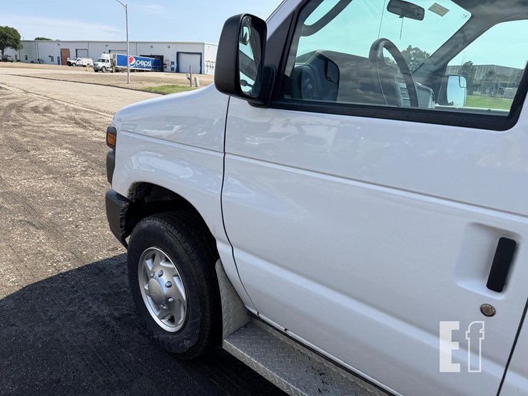 2012-ford-e250-image-11