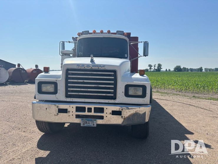 1995-mack-rd690s-image-21