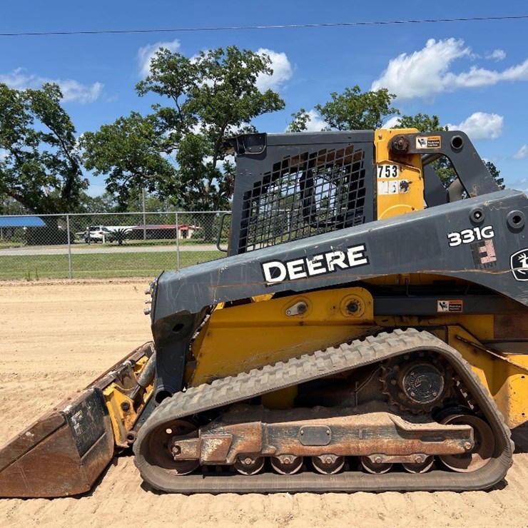 2019 DEERE 331G