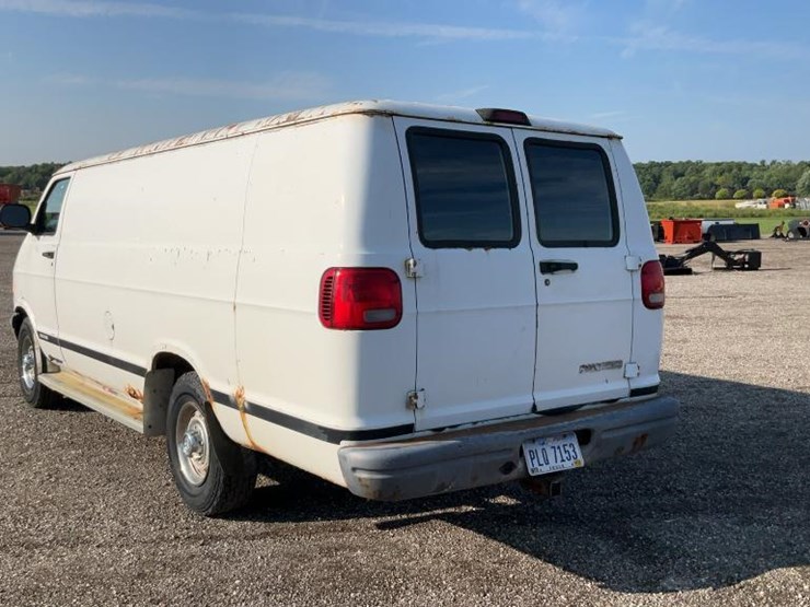 2000-dodge-ram-van-image-3