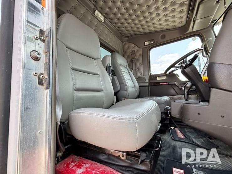 2014-kenworth-t660-image-91