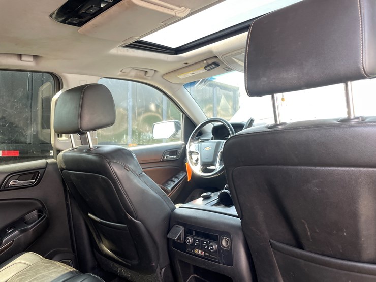 2015-chevrolet-suburban-image-53
