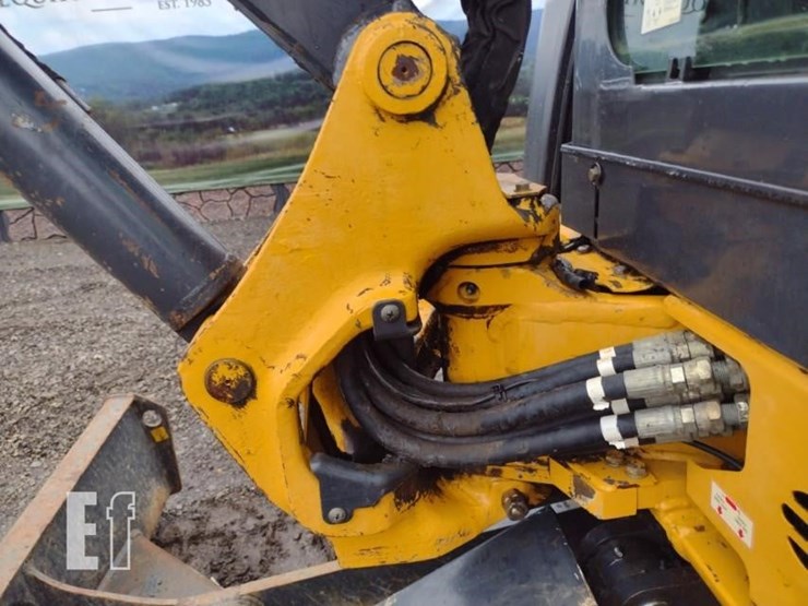 2007-deere-35d-image-29