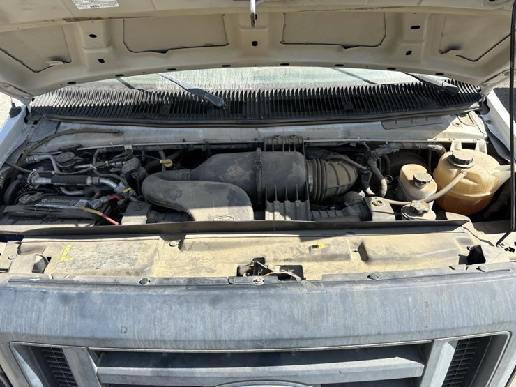 2013-ford-e350-image-15