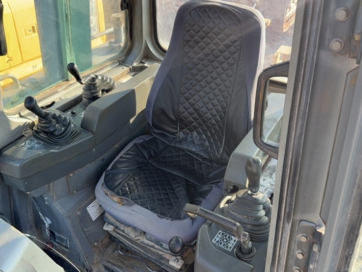 2005-komatsu-d155ax-5-image-14