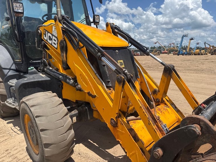 2017-jcb-3cx-image-21