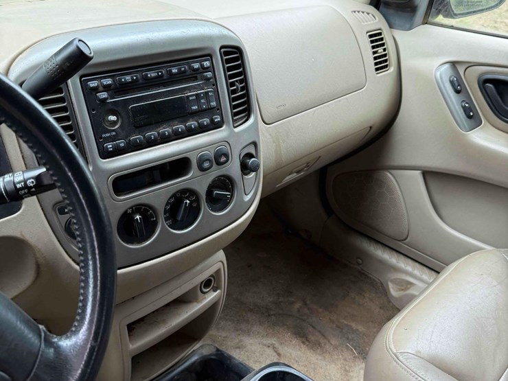 2003-ford-escape-image-32