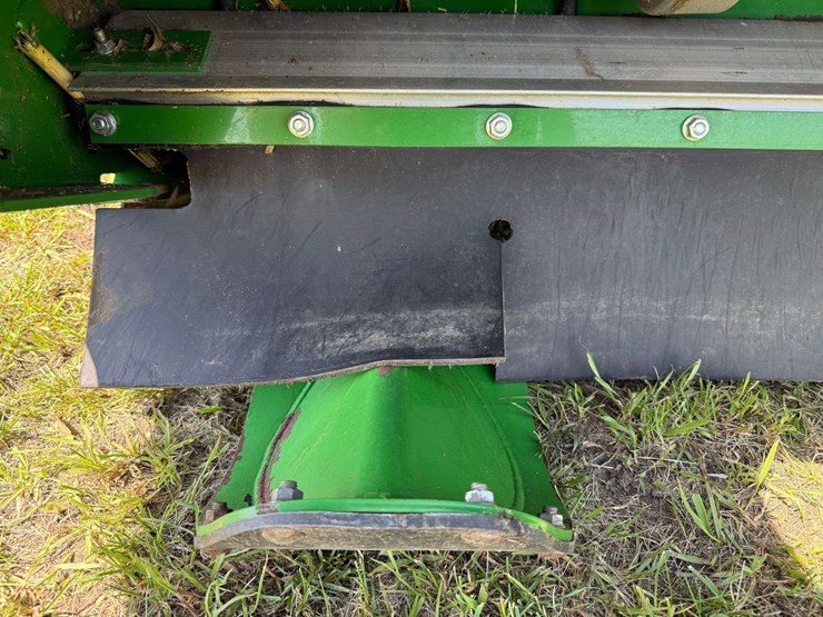 2021-john-deere-c12r-image-15