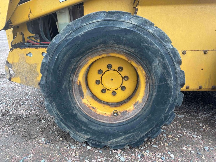 2007-deere-328-image-30