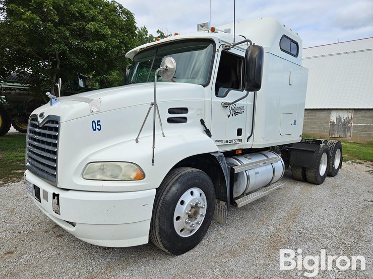 2006-mack-vision-cxn613-image-1